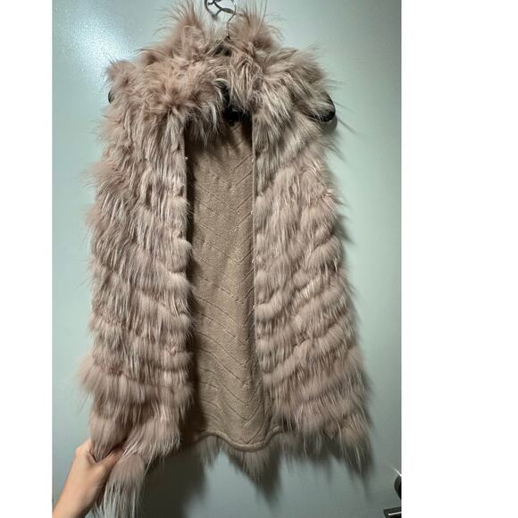 BCBGMAXAZRIA Genuine Real Fur Vest Blush Color Womens Size XXS - Picture 1 of 4